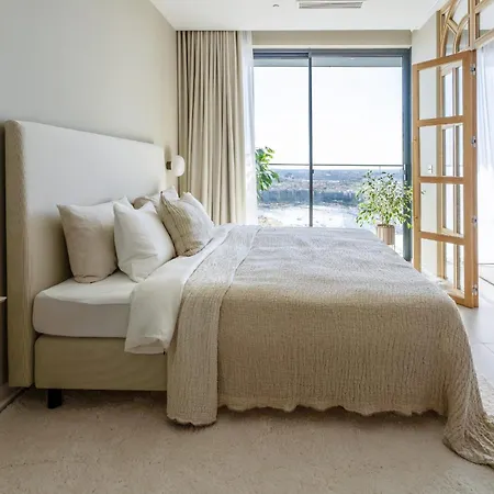 公寓 27Th Top Floor Designer Apartment In Mercury Tower With Pool Access *