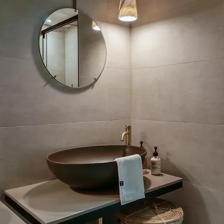 公寓 27Th Top Floor Designer Apartment In Mercury Tower With Pool Access *