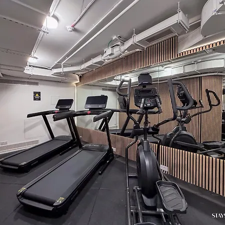 27Th Top Floor Designer Apartment In Mercury Tower With Pool Access Apartament