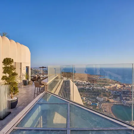公寓 27th Floor Designer In Mercury Tower With Pool Access