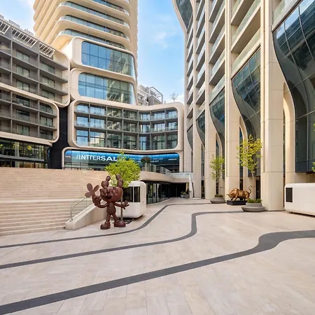 27th Floor Designer In Mercury Tower With Pool Access